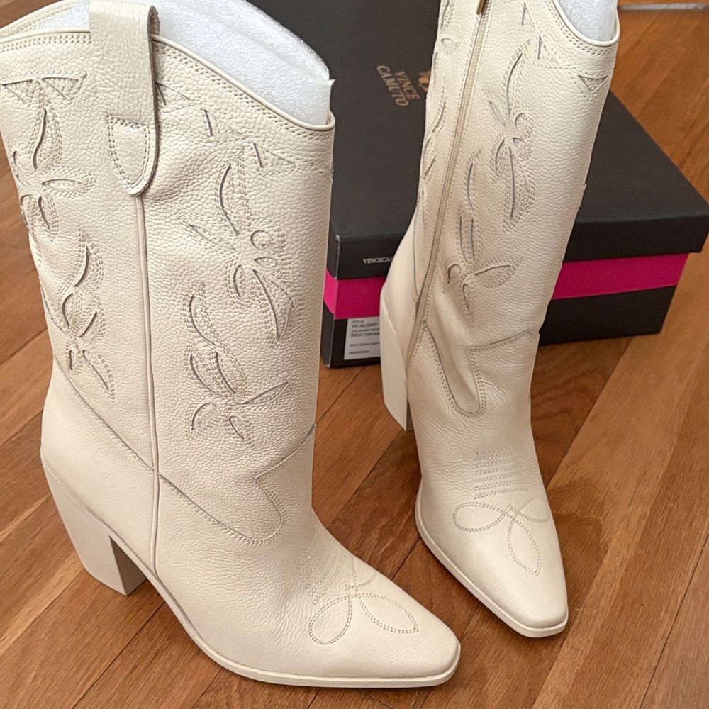 Vince Camuto NWT Alisah Square Toe Western Boot